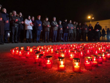 Огонь народной памяти: у мемориала Советскому солдату прошла акция «Свеча памяти»