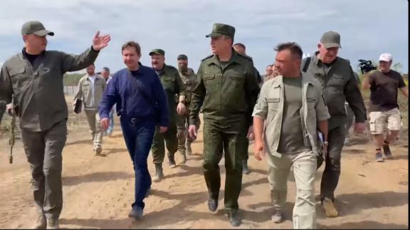 Замминистра обороны РФ Тимур Иванов проинспектировал ход строительства социально значимых объектов на Донбассе