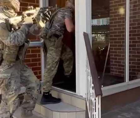 Глава правления АО «Херсоноблэнерго» отправлял деньги на нужды ВСУ, параллельно стремясь получить компенсацию от ВГА