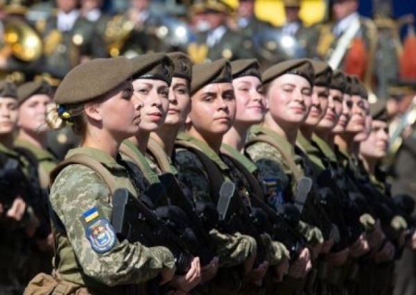Женщины в ВСУ начали получать «мужские» специальности из-за нехватки солдат