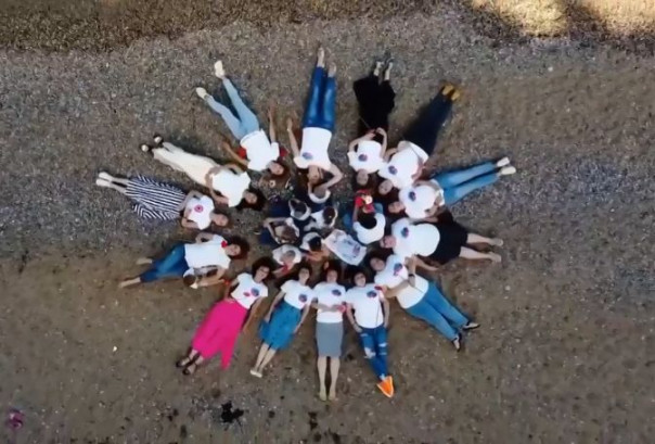 Жены военнослужащих из Севастополя сняли трогательный видеоролик в поддержку своих мужей и всех российских военных