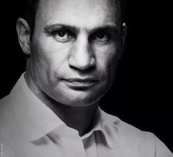 Госбюро расследований Украины проводит обыски в администрации Кличко