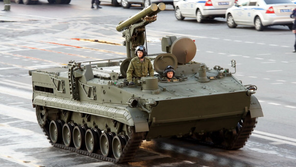 Российские самоходные ПТРК «Хризантема-С» в Херсонской области