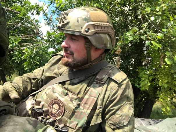 Всё не даёт покоя глупый анекдот, про русских танкистов в Париже...