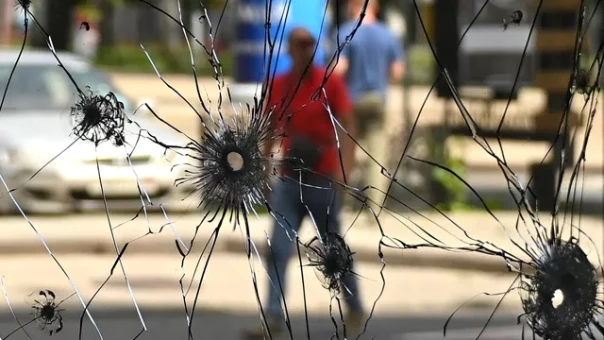 В Госдуме уезжавшим из России артистам посоветовали съездить в Донбасс