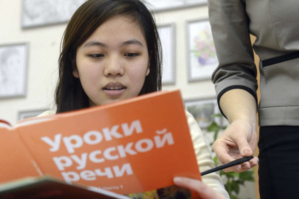 Глава СПЧ Фадеев: не владеющих русским языком детей мигрантов нельзя зачислять в российские школы