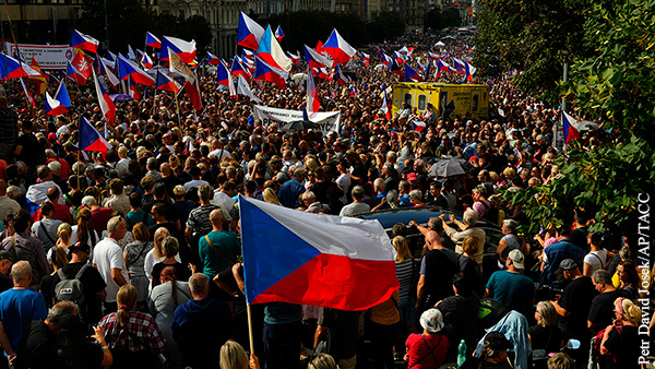 Европа начинает митинговать за Россию