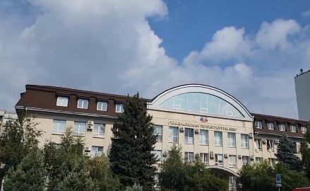 В здании генпрокуратуры ЛНР в Луганске произошёл взрыв. Сообщается о погибших.