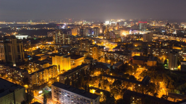 Киевляне сняли правобережную часть города, погрузившуюся во тьму