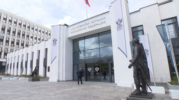 Журналист Плющев и экс-депутат Пономарев признаны иноагентами