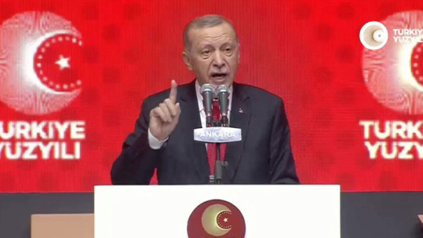 В речи к столетию турецкой республики Эрдоган упомянул Путина