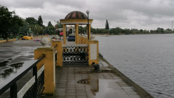 Буксир с эвакуированными гражданскими обстрелян под Херсоном