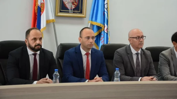 Сербы вышли из всех институтов власти непризнанного Косова