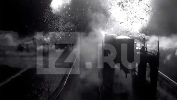 Появились видео подрывов автомобильного моста на Каховской ГЭС и Антоновского моста в Херсоне