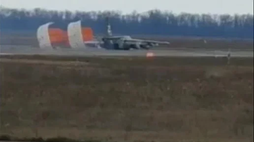 Аварийная посадка Су-25 без шасси попала на видео