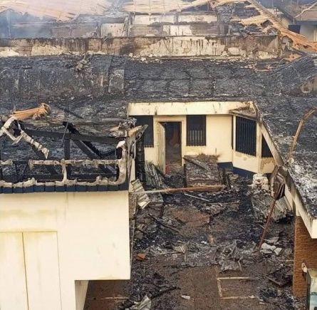 В ЦАР сгорело дотла представительство Евросоюза