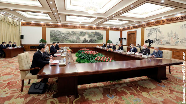 Медведев оценил переговоры с Си Цзиньпином