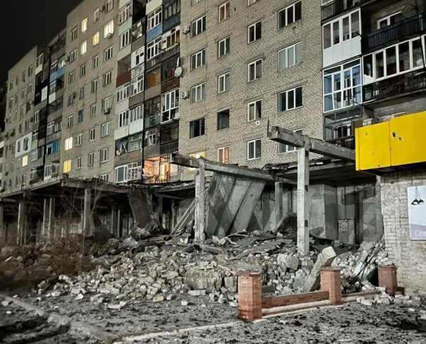 Начинается ночь - укрофашисты начинают обстрелы