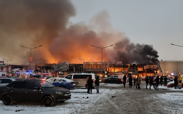 При пожаре в ТЦ "Мега Химки" погиб человек