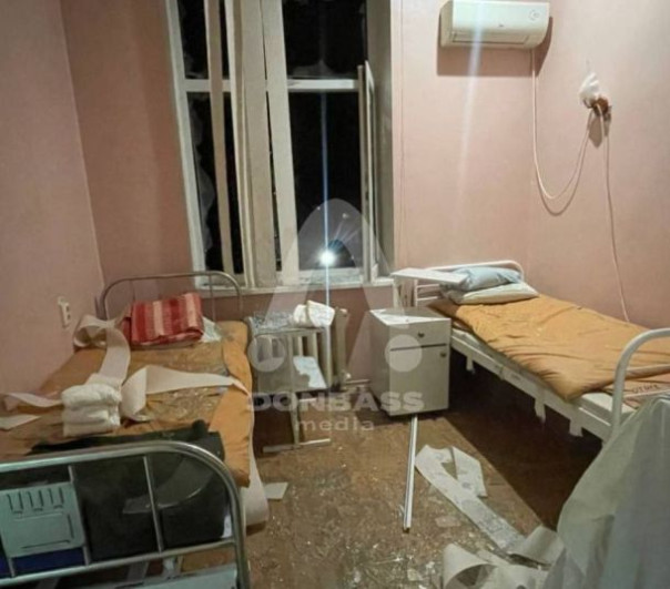 Укрофашисты обстреляли дома, магазины, детский сад и две больницы в Донецке