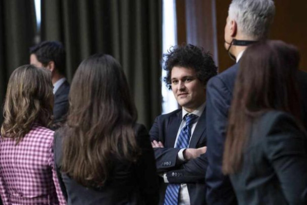 Скандал вокруг коллапса криптовалютной империи FTX обрастает новыми подробностями