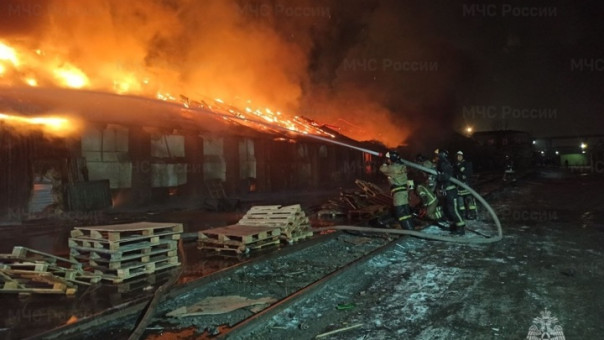 В Красноярске удалось локализовать масштабный пожар