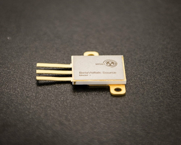 Российские учёные завершили разработку компактной атомной батарейки