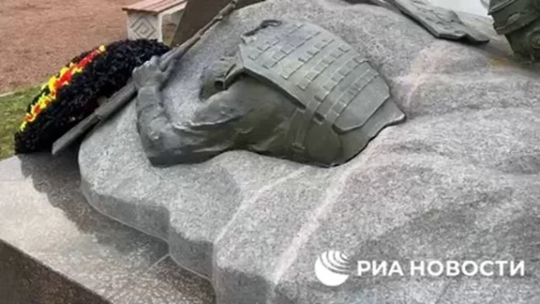 Евгений Пригожин показал мемориал и кладбище бойцов группы «Вагнер»