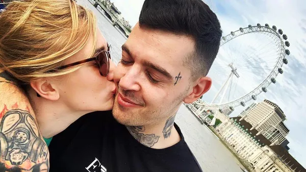 Британца, бросившего семью, задержали после ссоры с украинкой Каркадым