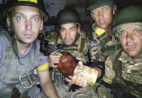 Украинским военным урежут зарплаты и боевые выплаты