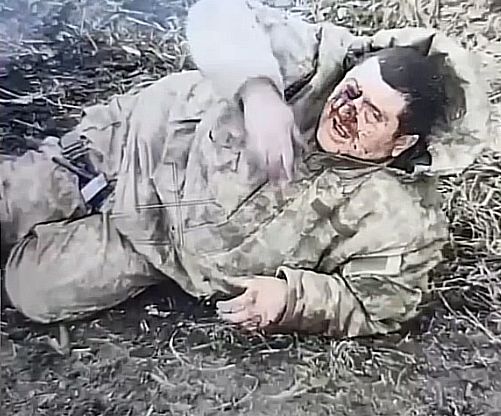 Тяжелораненый боец ВСУ попросил о помощи оператора российского дрона