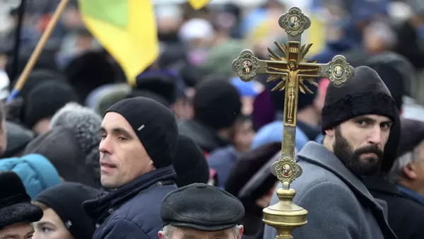 Верующие снова прогнали из Киево-Печерской лавры комиссию по описи имущества