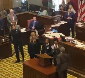 В Капитолий штата Теннесси тоже прорвались трансы