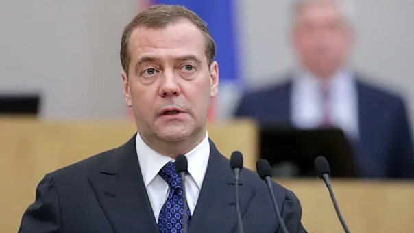 Медведев намерен «взбодрить» глав предприятий ОПК телеграммами Сталина