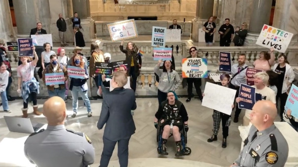 В США трансы штурмом взяли Капитолий штата Кентукки