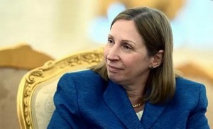 Это просто возмутительно! "Не я здесь главная, а он!" (или, как Путин с послами встречался)