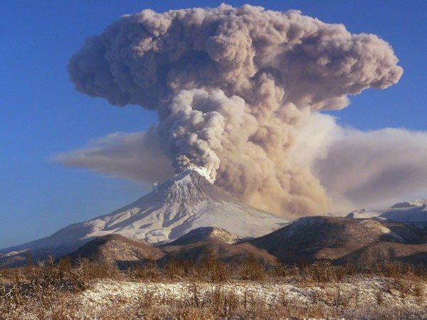 Мощное землетрясение всколыхнуло Камчатку вслед за извержением вулкана