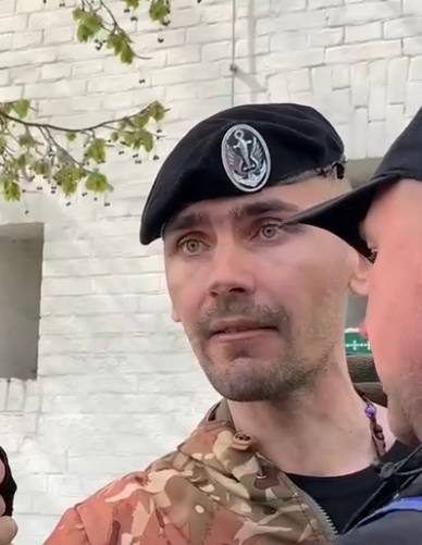 "Українською говори, москаль ти ср@ний. Геть нечиста сила" - упоротый нацист наехал на представителя УПЦ на территории Киево-Печерской Лавры