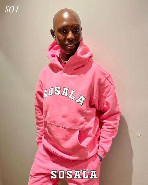 Западные модники и модницы массово напяливают бренд SOSALA