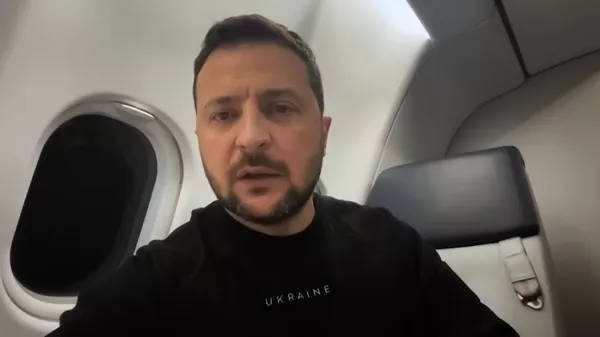"Зеленый чертенок". В Сети ужаснулись обращению Зеленского из самолета