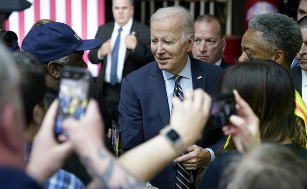 К Байдену есть вопросы: Хочешь в Белый дом? Ты в своём уме?