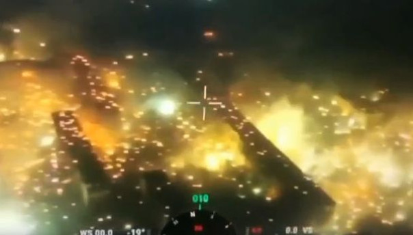 Наглядно как выглядит "снарядный голод" - всё в огне: Апокалиптические кадры ночного Бахмута (Артёмовска)