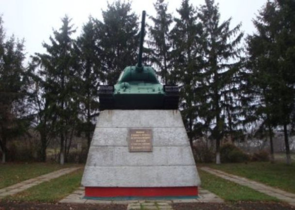 «Патриоты» обвиняют администрацию города Валки (Харьковская область) в саботаже деколонизации