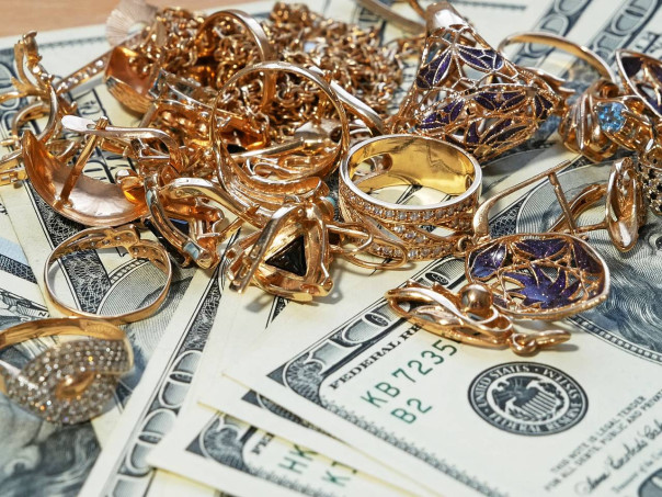 В домах россиян обнаружилось ненужное золото на триллионы рублей