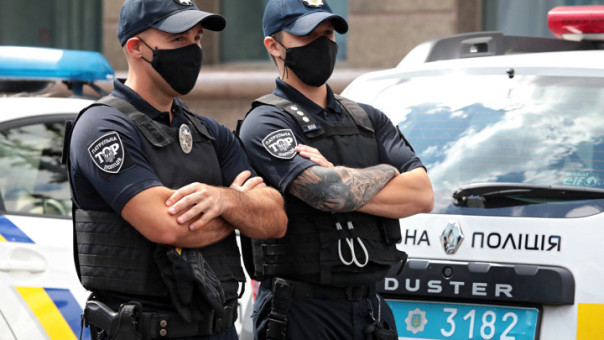 Жертвами пьянства украинского сержанта стали три выпускницы