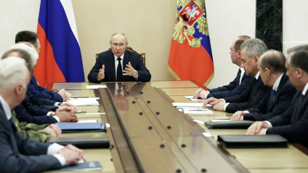 Путин проводит совещание с силовиками