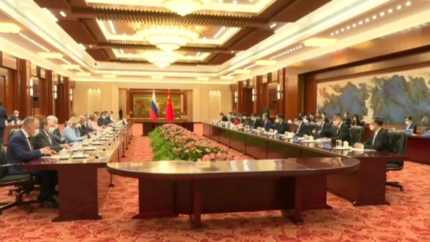 Матвиенко передала Си послание от Путина