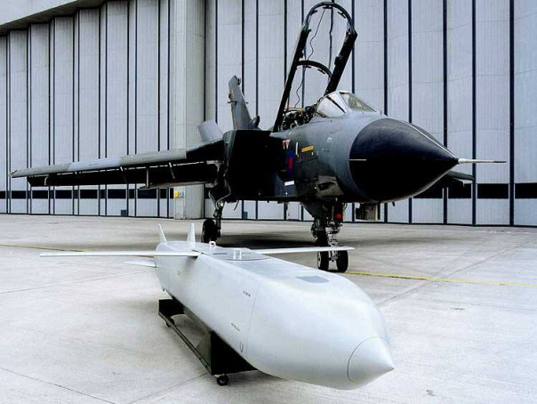 Макрон пообещал Украине дальнобойные ракеты SCALP