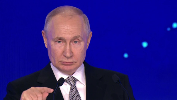 Мы добиваемся своих целей. Путин принимает участие в форуме будущих технологий «Вычисления и связь. Квантовый мир»