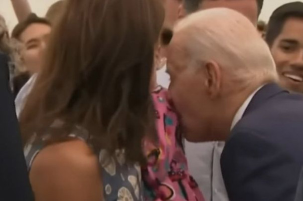 Fox News: Байден попытался укусить маленькую девочку перед отъездом из Финляндии
